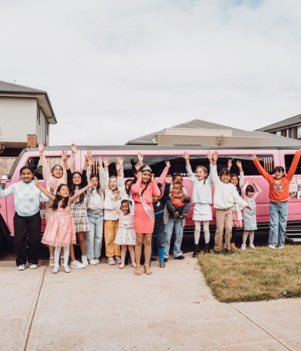 Unaccompanied Minors Limo Service Mississauga - Ride Black